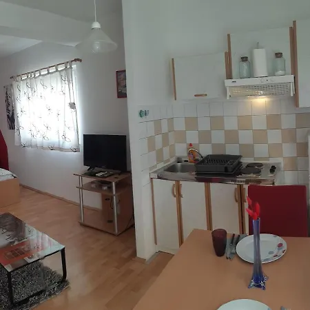 Lans Guest house