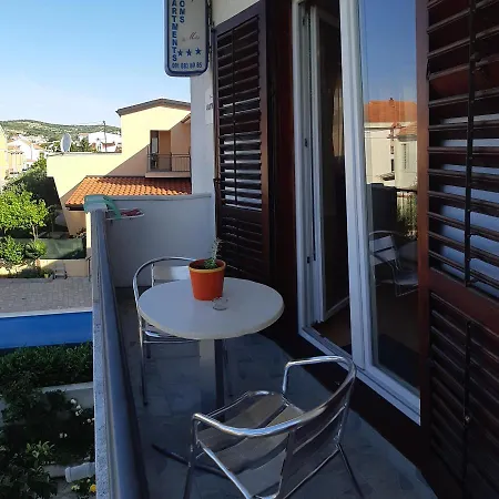 Lans Guest house