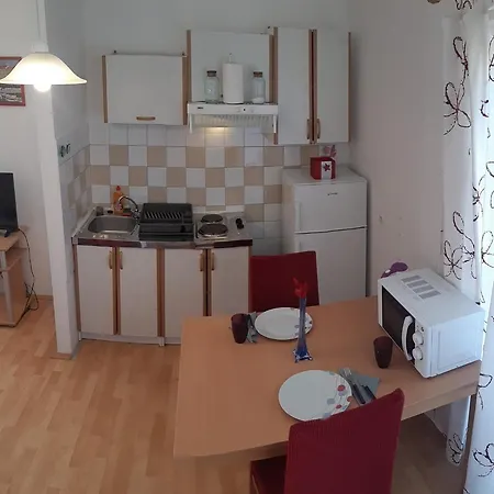 Lans Guest house *