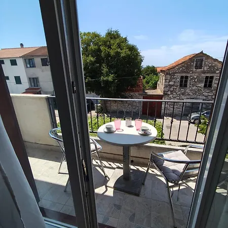 Lans בית הארחה וודיצה