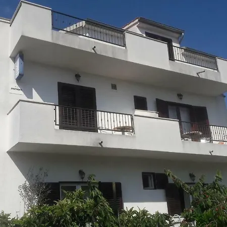 Guest house Lans *