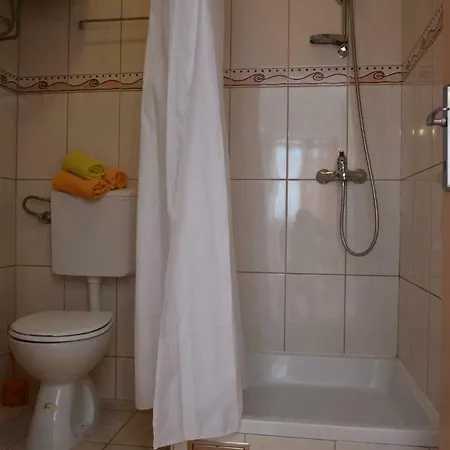 Lans Guest house *