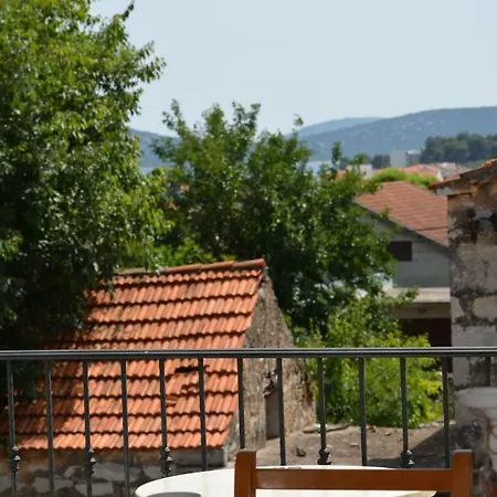 Guest house Lans *
