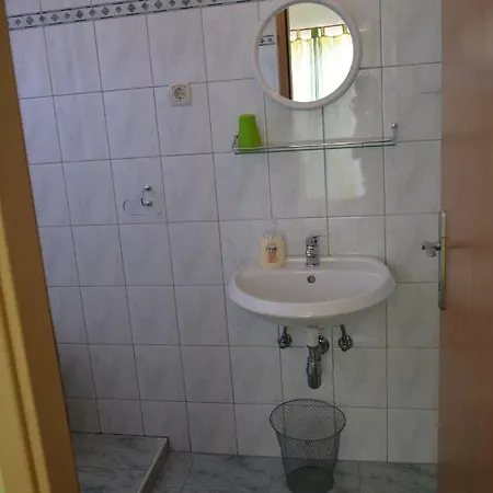 Lans Guest house